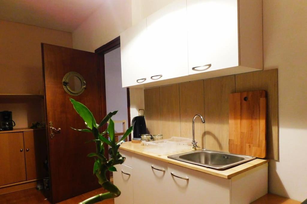 Marco Polo'S Mooring Cozy Navy House Appartement Anavyssos Buitenkant foto
